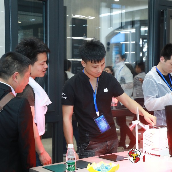 伊盾節(jié)能安全門窗有哪些特性？